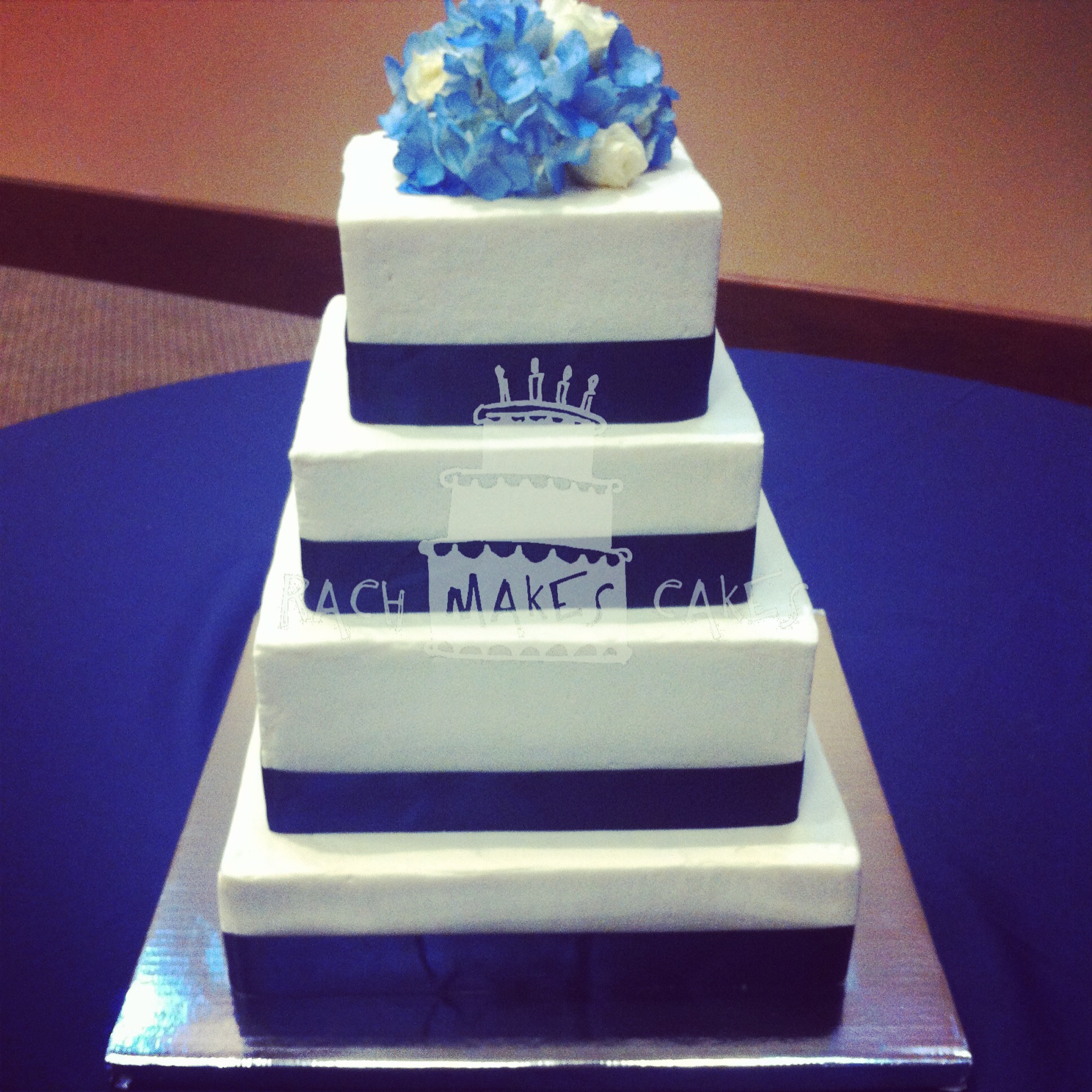 royal blue square wedding cakes